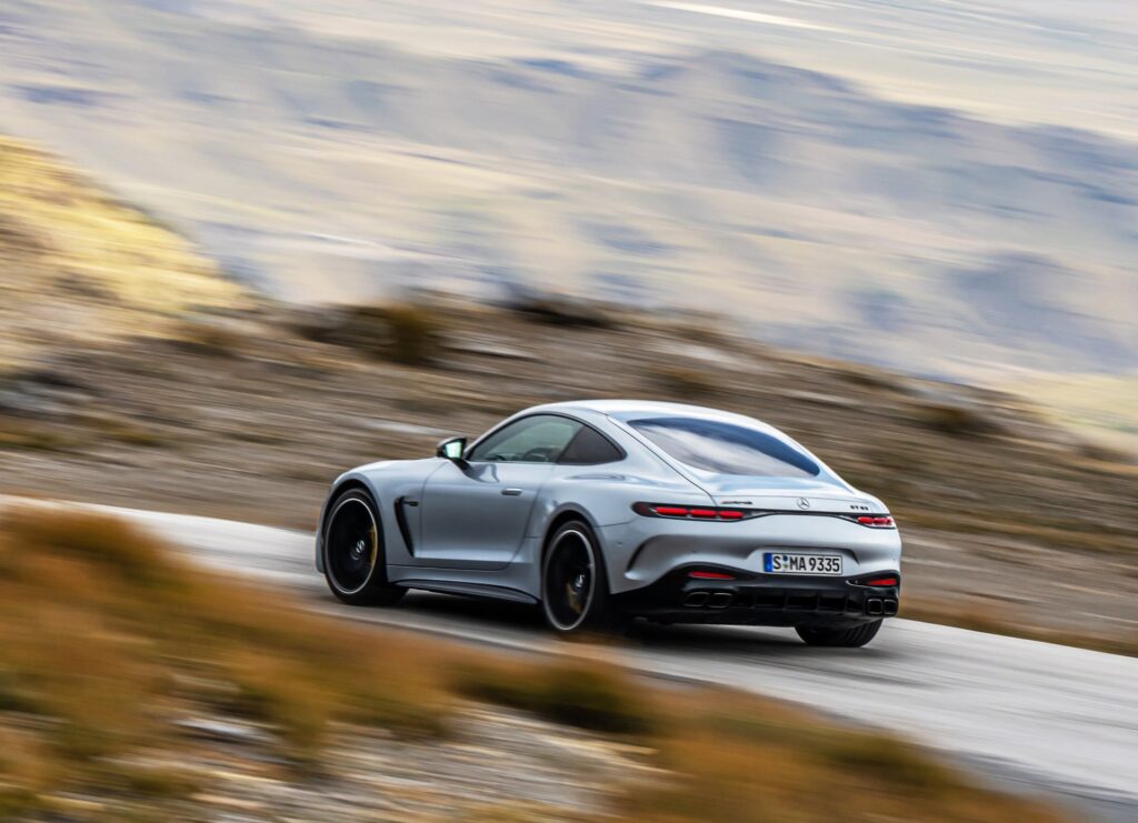 Mercedes-AMG GT Coupé dinamikus menet közben